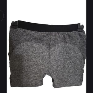 NWOT Flattering Sz S/M Workout Shorts